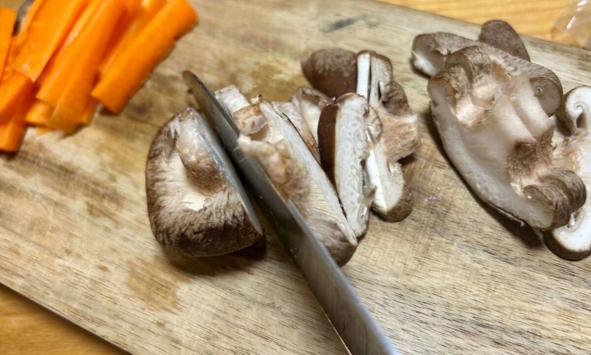 キッコーマン公式「もちもち五目おこわ」