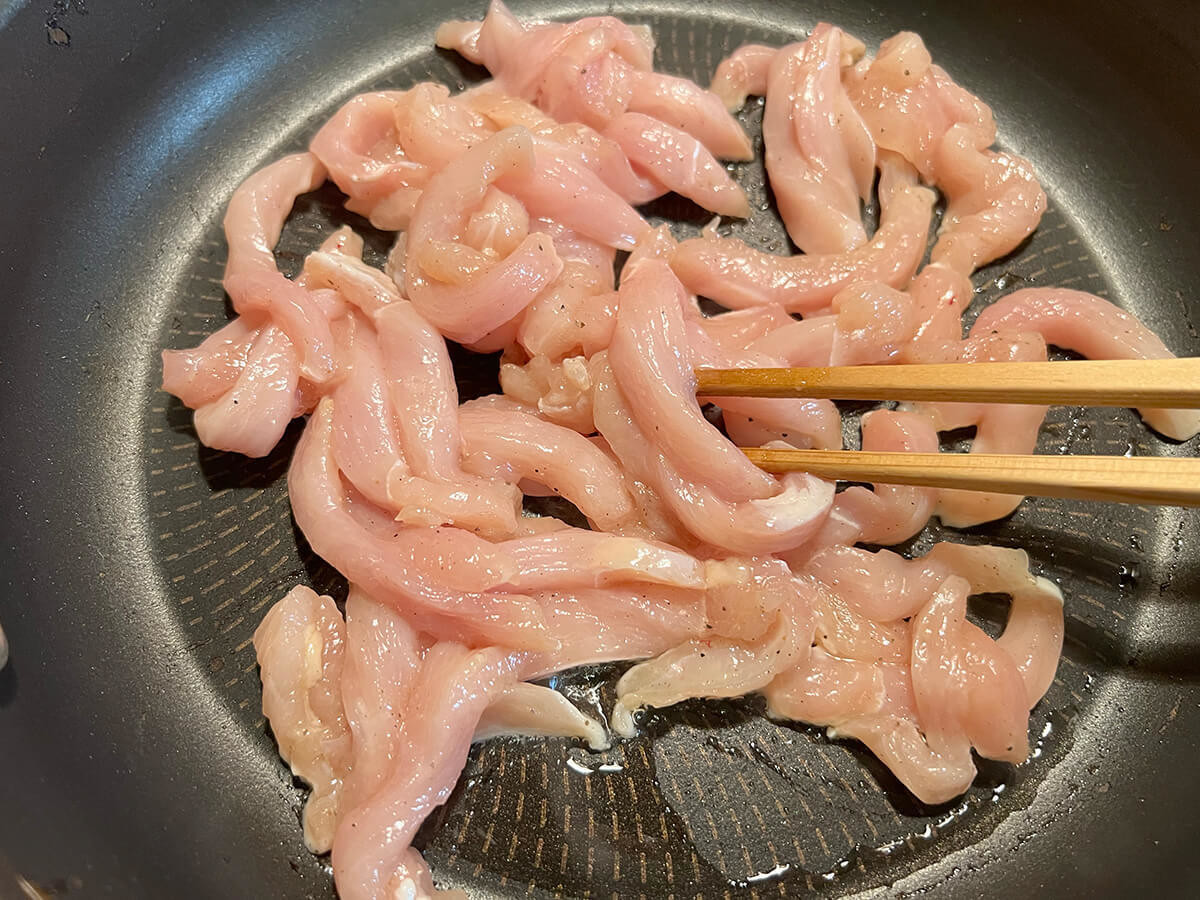 きゅうりと鶏肉の炒めもの