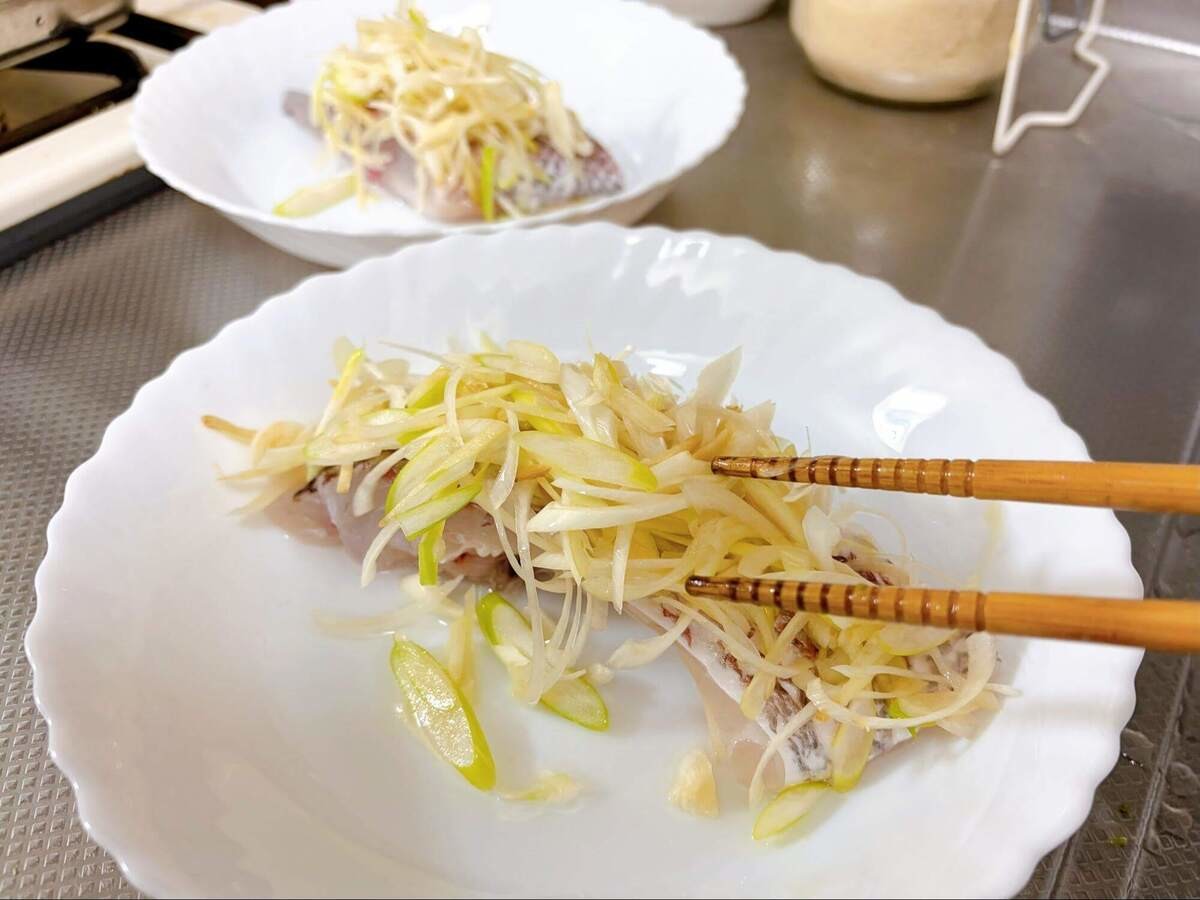 ほりえさわこさん「白身魚の香り蒸し」