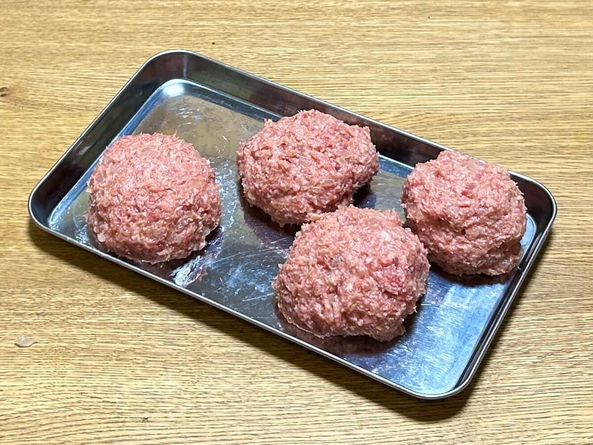 鳥羽周作さん「ふわふわ煮込みハンバーグ」