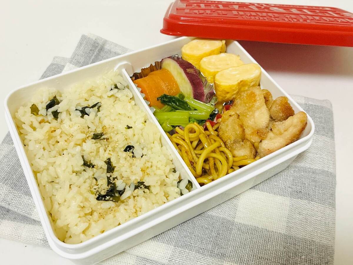 おうちごはんせいさくぶさん「わかめスープのもとでわかめ炊き込みご飯」のレシピ