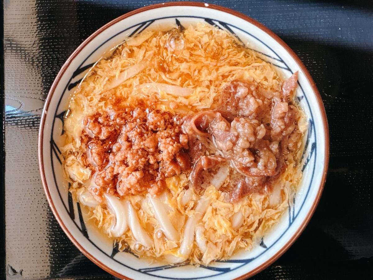 丸亀製麺「肉がさね玉子あんかけ 並(税込840円)」