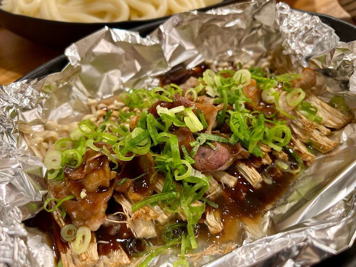 オタフク公式「秒でごちそう 豚とえのきのホイル焼き」