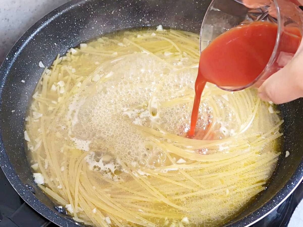 鳥羽周作さん「やばいペスカトーレ」のレシピ