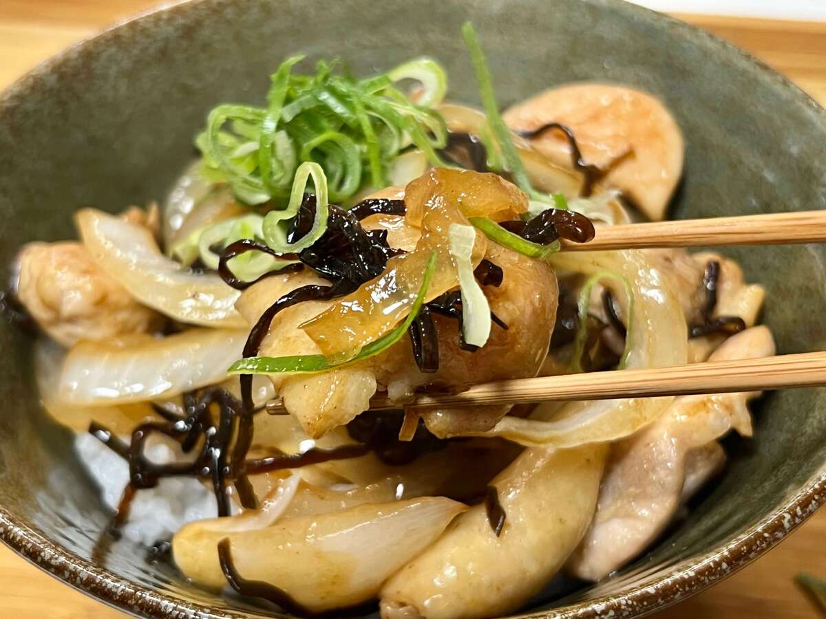 塩こんぶで鶏塩丼