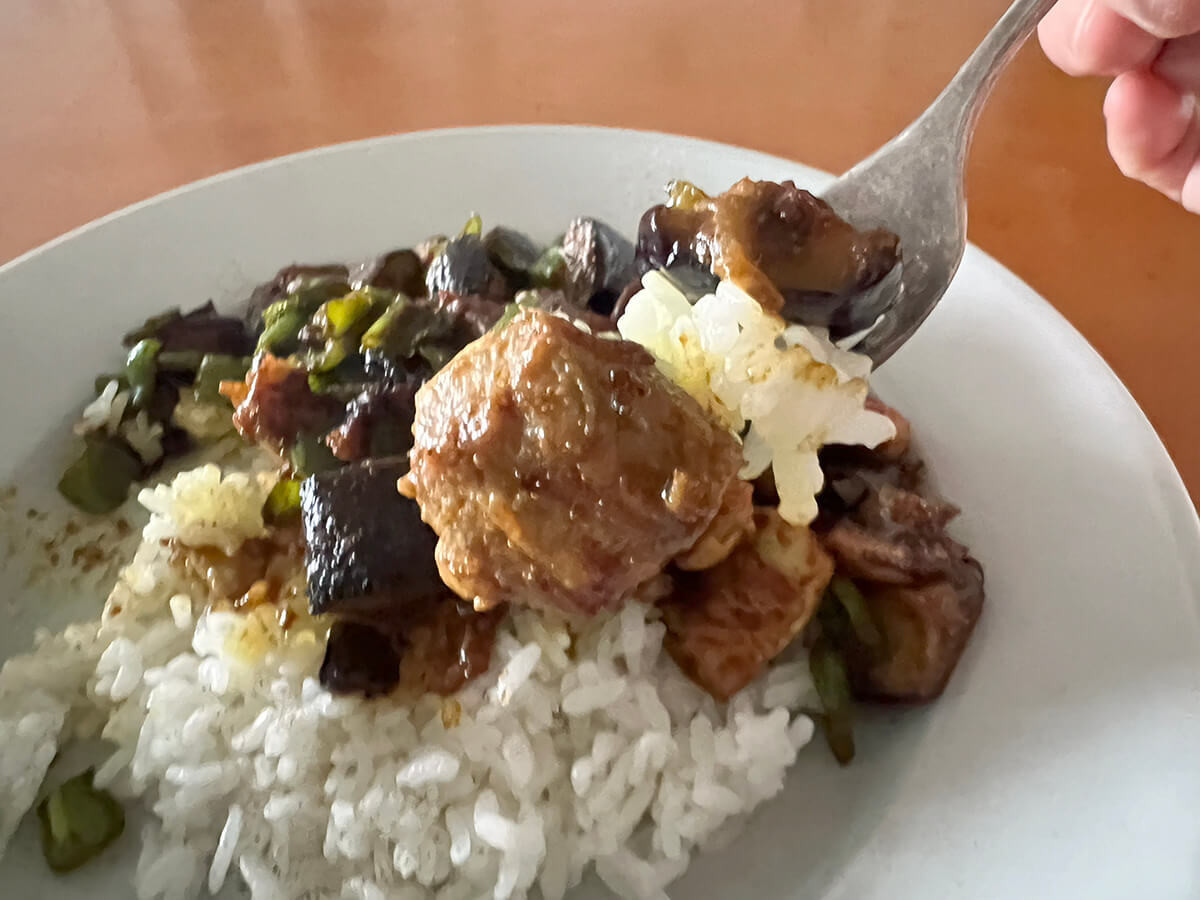 ケンタロウさん「なすと鶏肉のドライカレー」