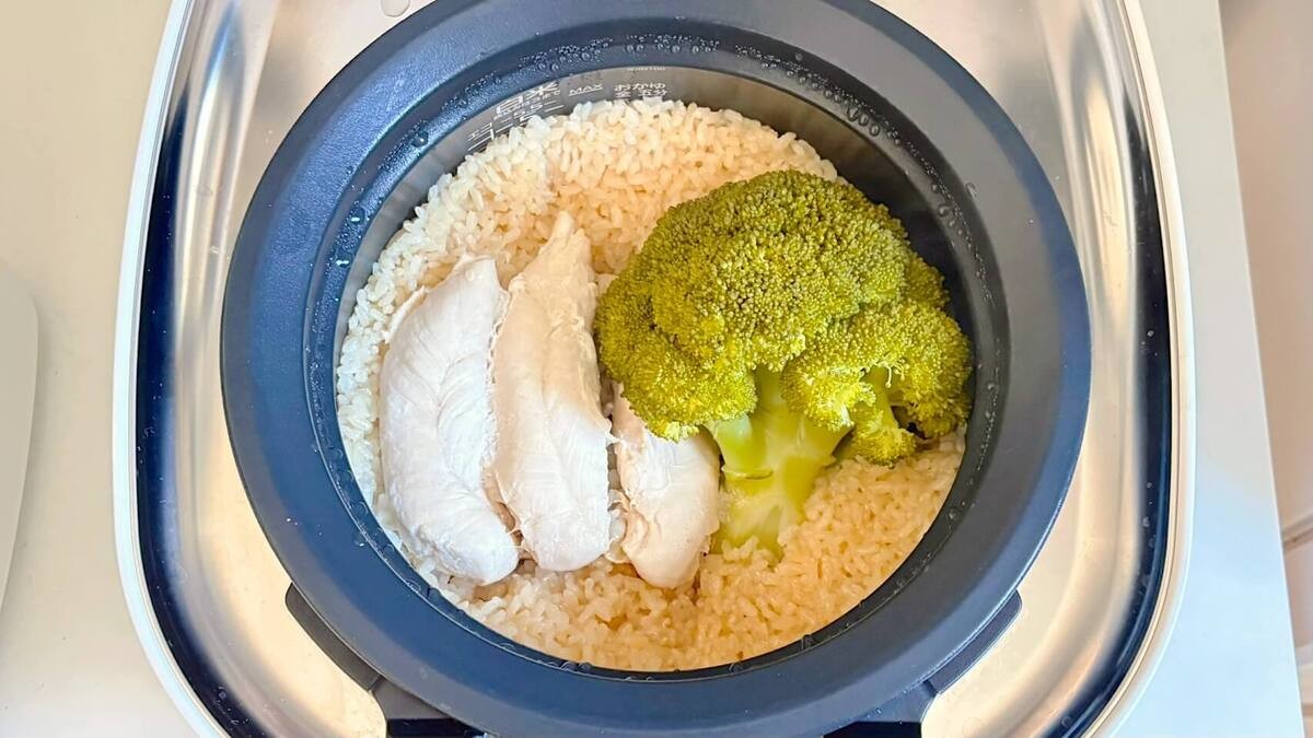 ささみとブロッコリーの炊き込みご飯