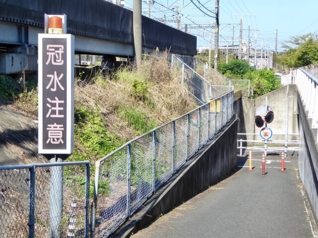 大雨・台風時に「絶対にやってはいけないこと」3つ