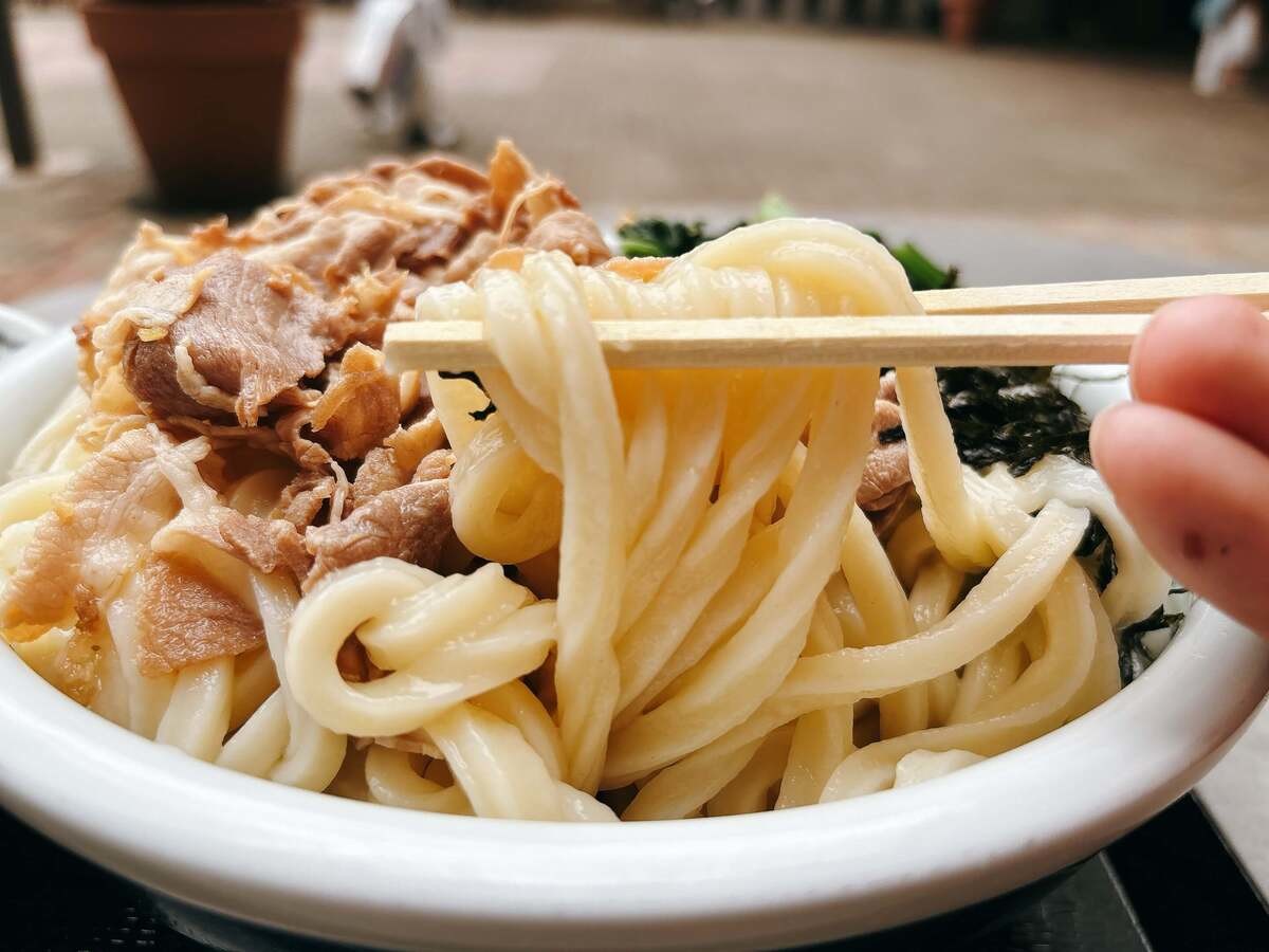 丸亀製麺「旨辛豚つけ汁うどん」