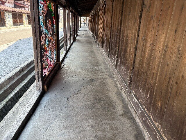 中町こみせ通り