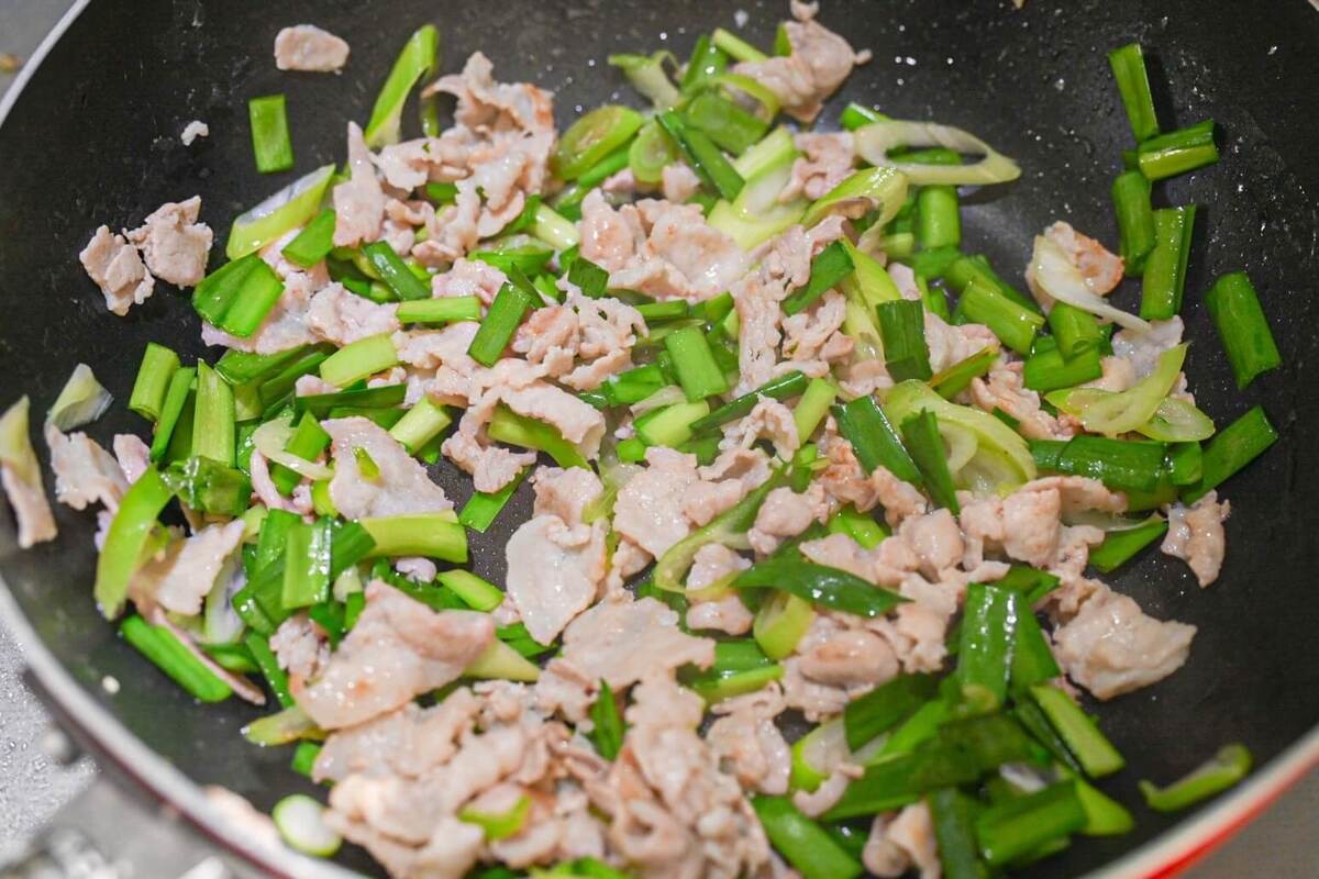 豚ニラ混ぜそうめん