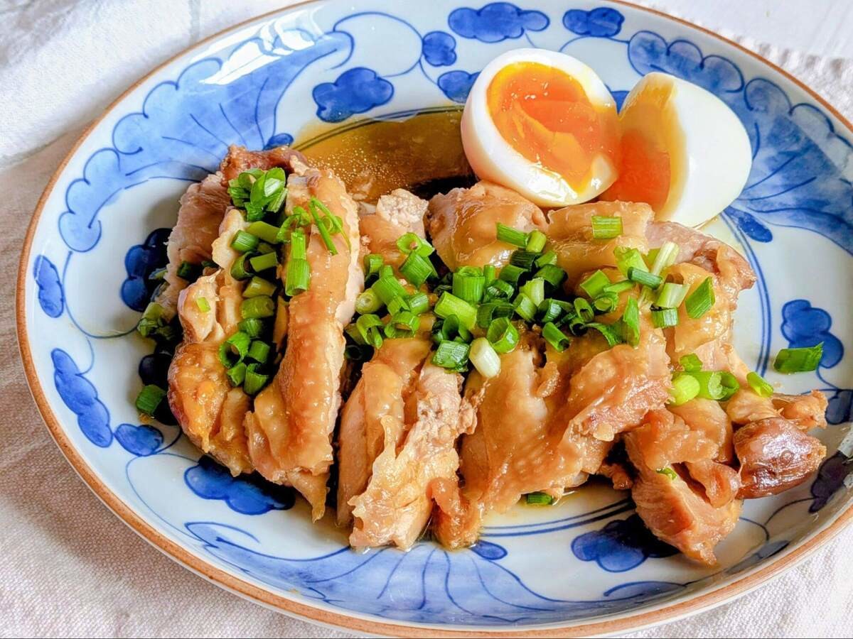 山本ゆりさん「解凍不要！レンジで鶏チャーシュー」のレシピ