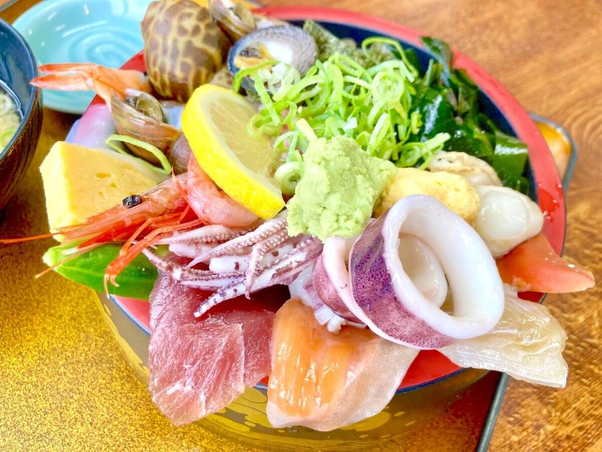 佐渡ヶ島「長浜荘」とは?