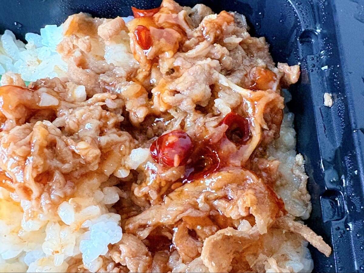 『コスモス』で見つけた、電子レンジで温めるだけで食べられる2品