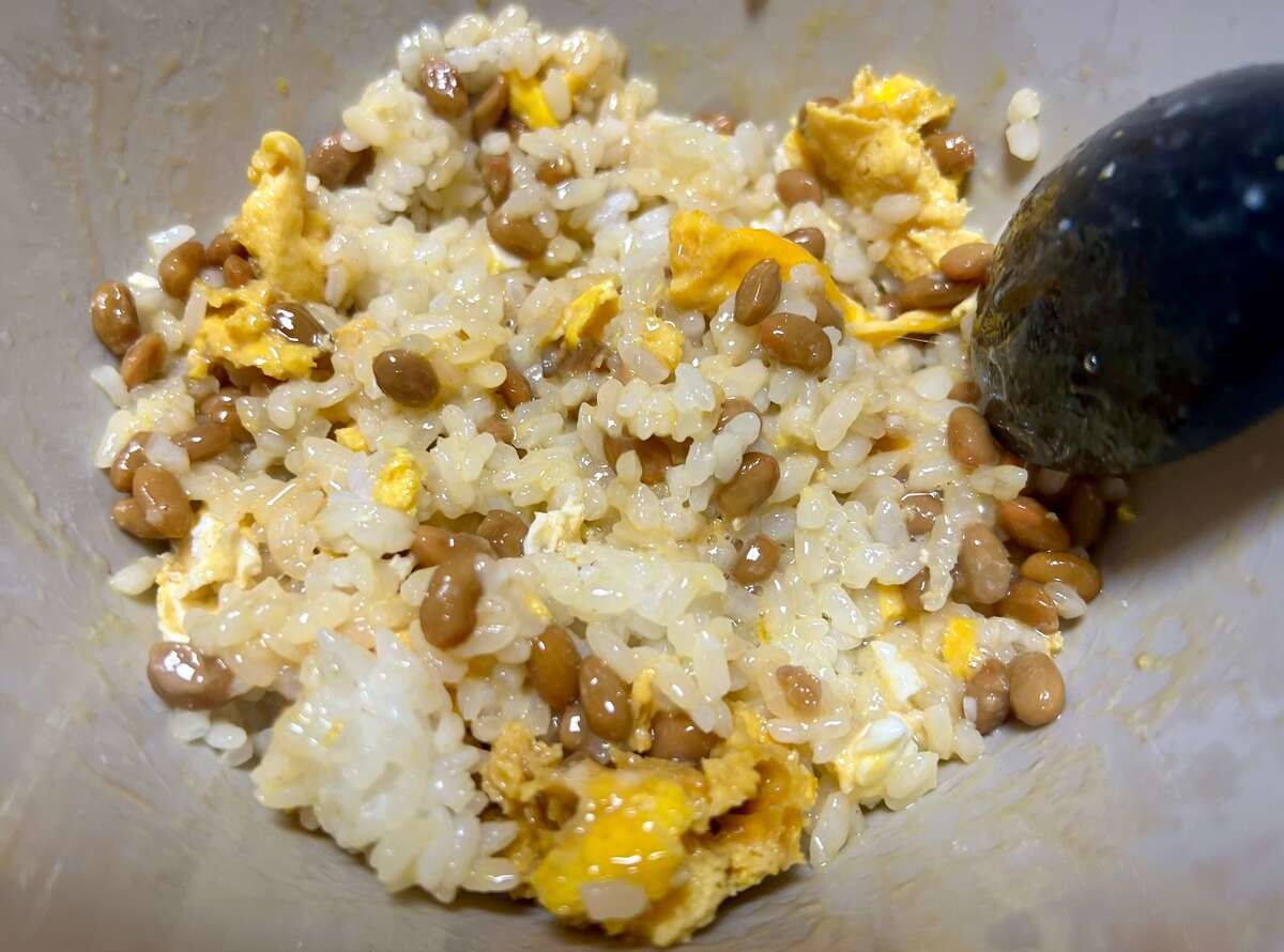 山本ゆりさん「レンチン納豆チャーハン」のレシピ