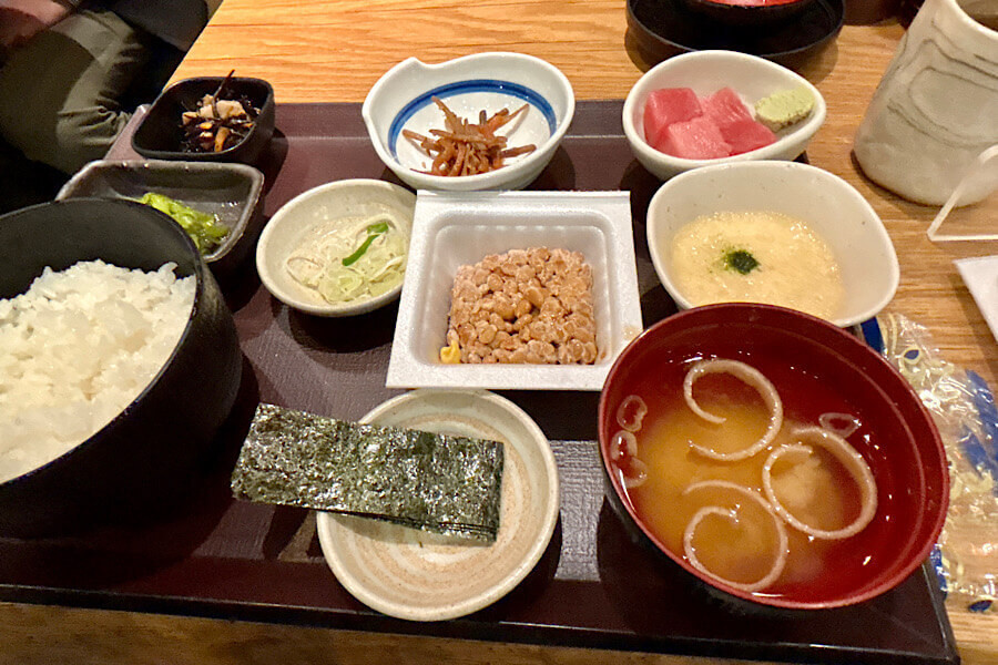 やえす初藤