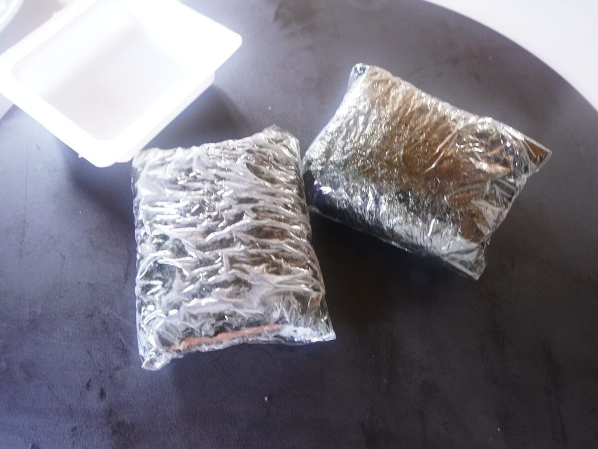 豆腐パックで「おにぎらず」作り方
