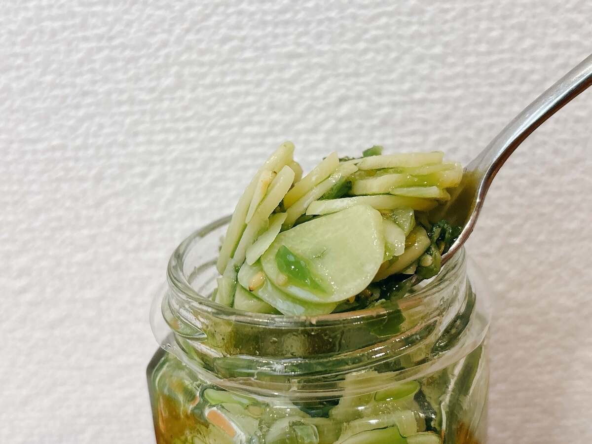 青いにんにく辣油 青唐辛子