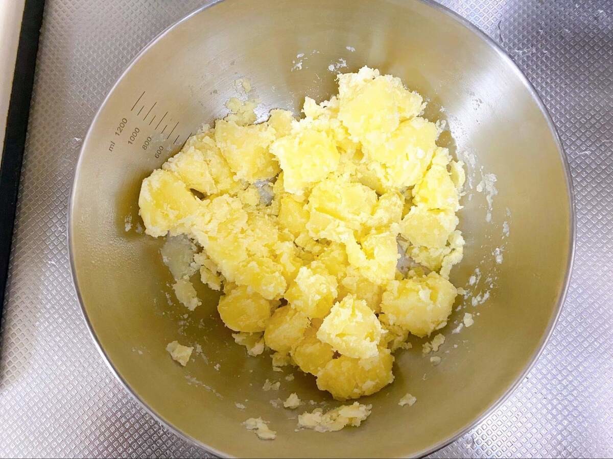 亜希さん「ヘルシー！マヨなしポテトサラダ」のレシピ