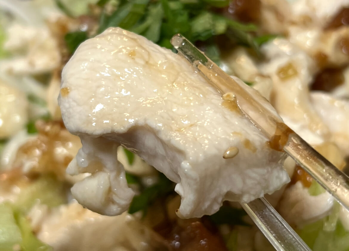 「鶏むね肉の冷しゃぶ風・梅香味野菜ダレ」のレシピ