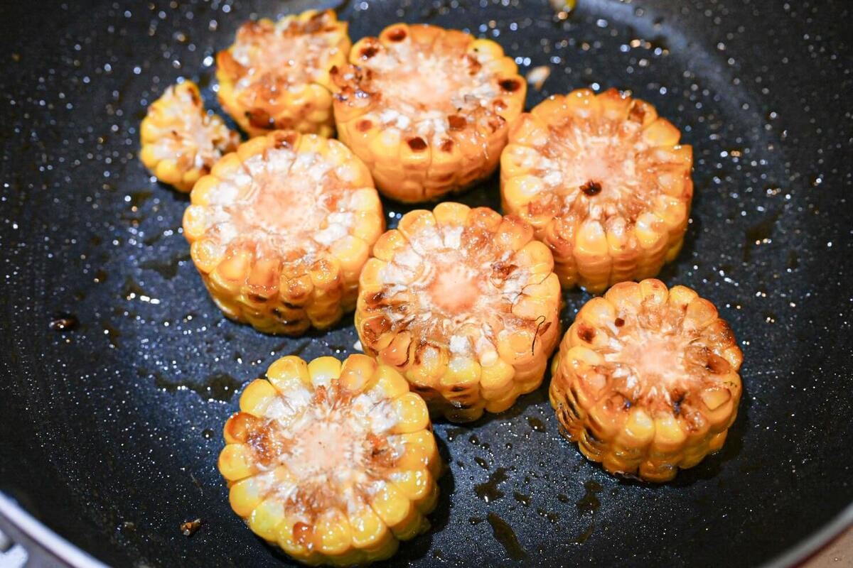 オリジナルレシピ「焼きトウモロコシのめんつゆバター」