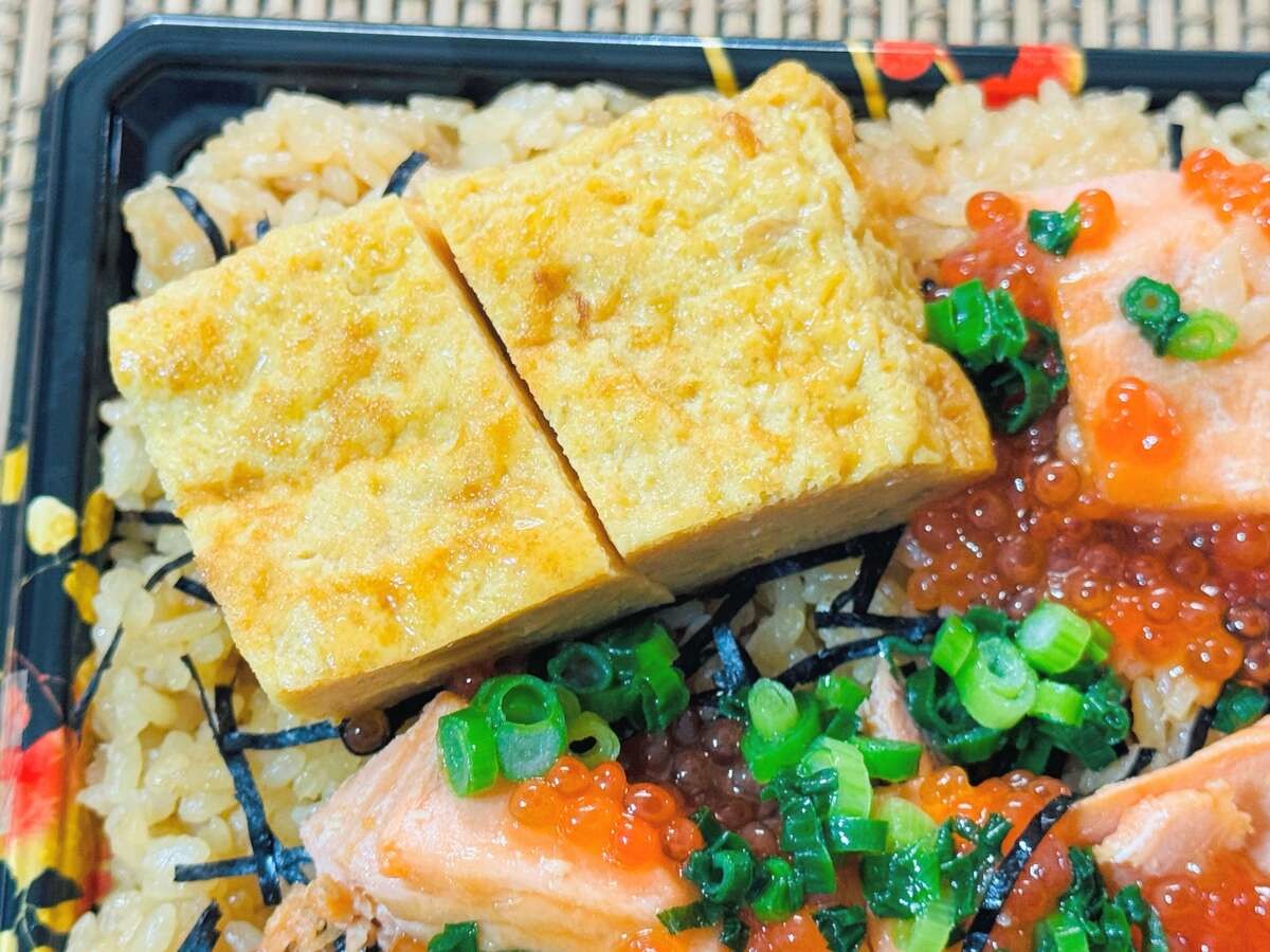 ケンちゃん玉子焼と店内炊飯!鮭はらこ飯