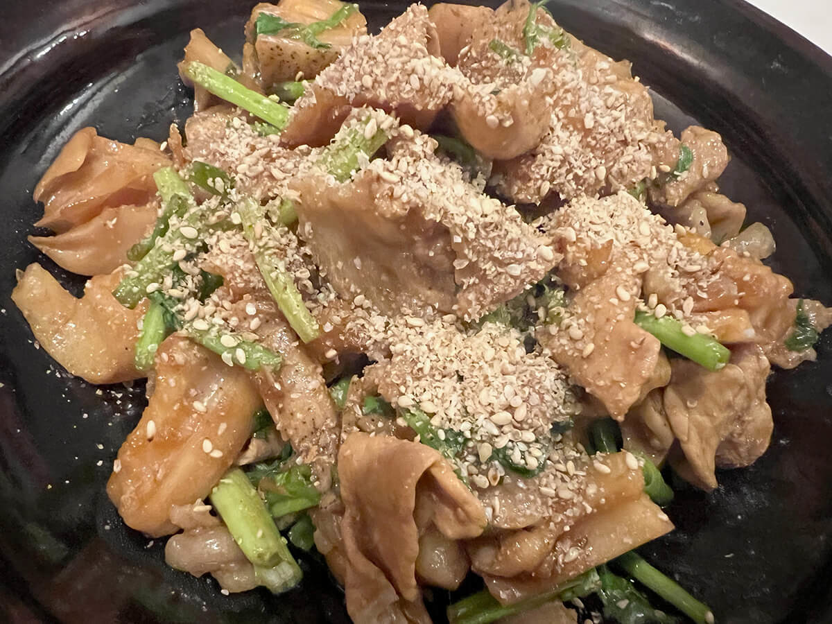 れんこんと豚肉のオイスター黒酢炒め