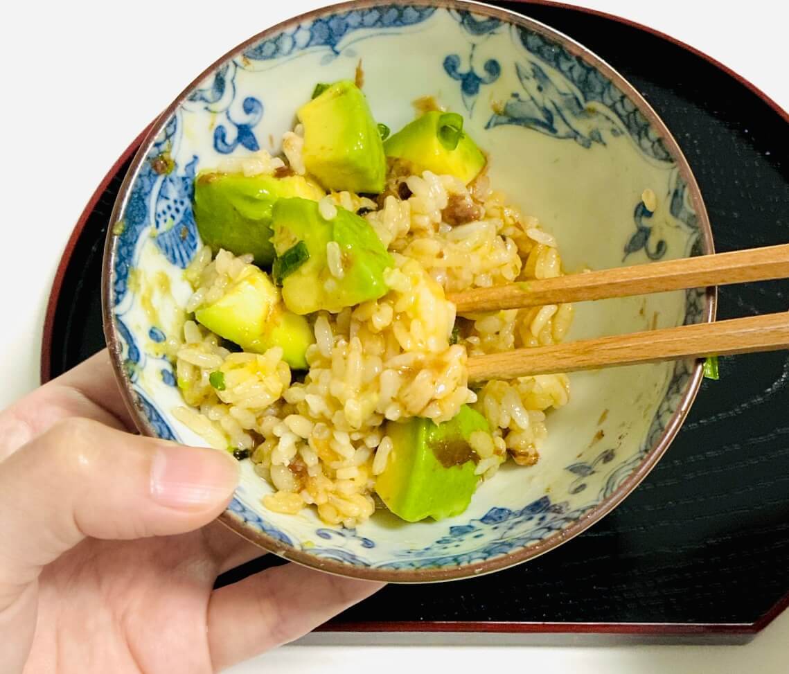 mamayumi流「アボカドたっぷりたまごかけごはん」のレシピ