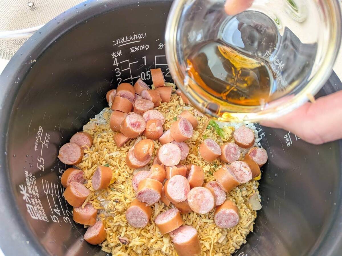 悪魔のシーフードヌードル炊き込みご飯