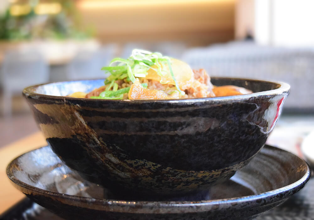 はなまるうどん「あふれ盛り肉カレーうどん」実食レポ