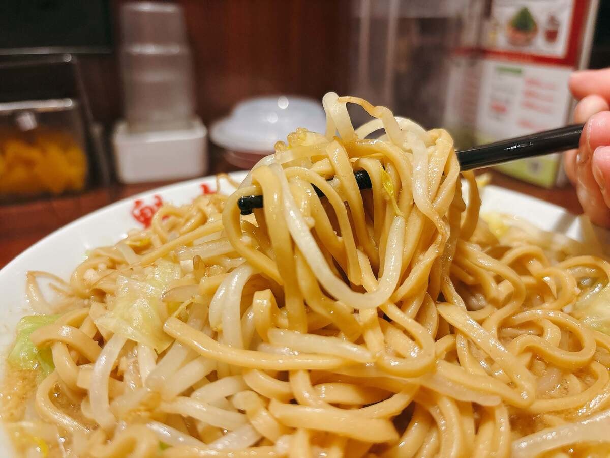 魁力屋「にんにく背脂醤油ラーメン」