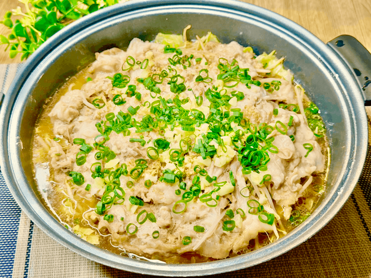 リュウジさん「二郎系肉野菜鍋」のレシピ