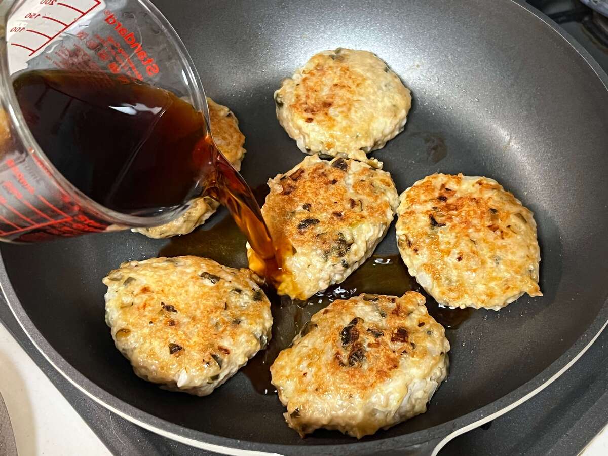 東海漬物公式「こつぶキューちゃん入りつくね」