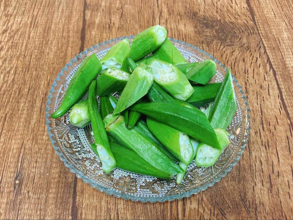 渡辺麻紀さん「オクラと厚揚げのおかか炒め」