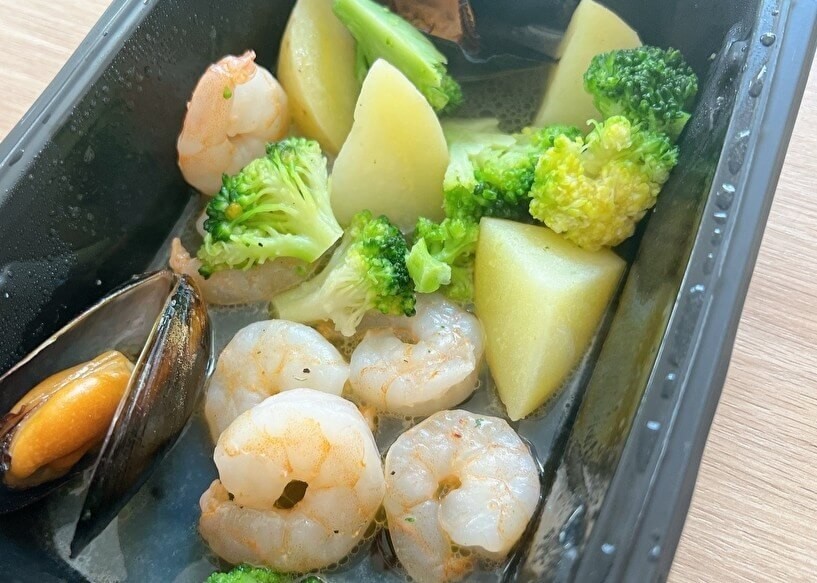 ガーリック香るえびとムール貝のアヒージョ