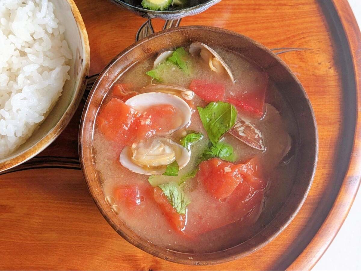 サンドウィッチマン&芦田愛菜の博士ちゃん「トマトとアサリの味噌汁」