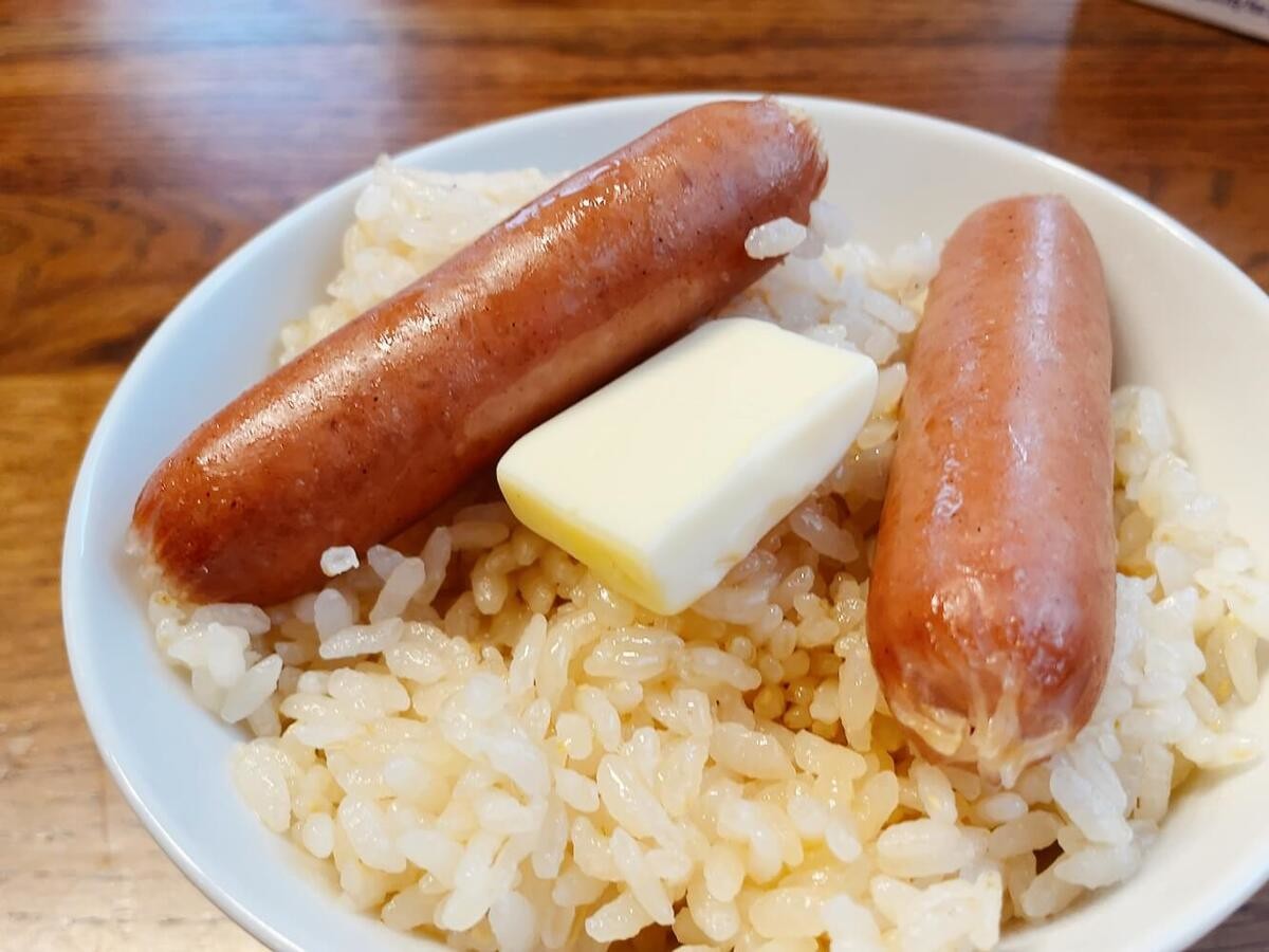 丸ごとソーセージの炊き込みご飯