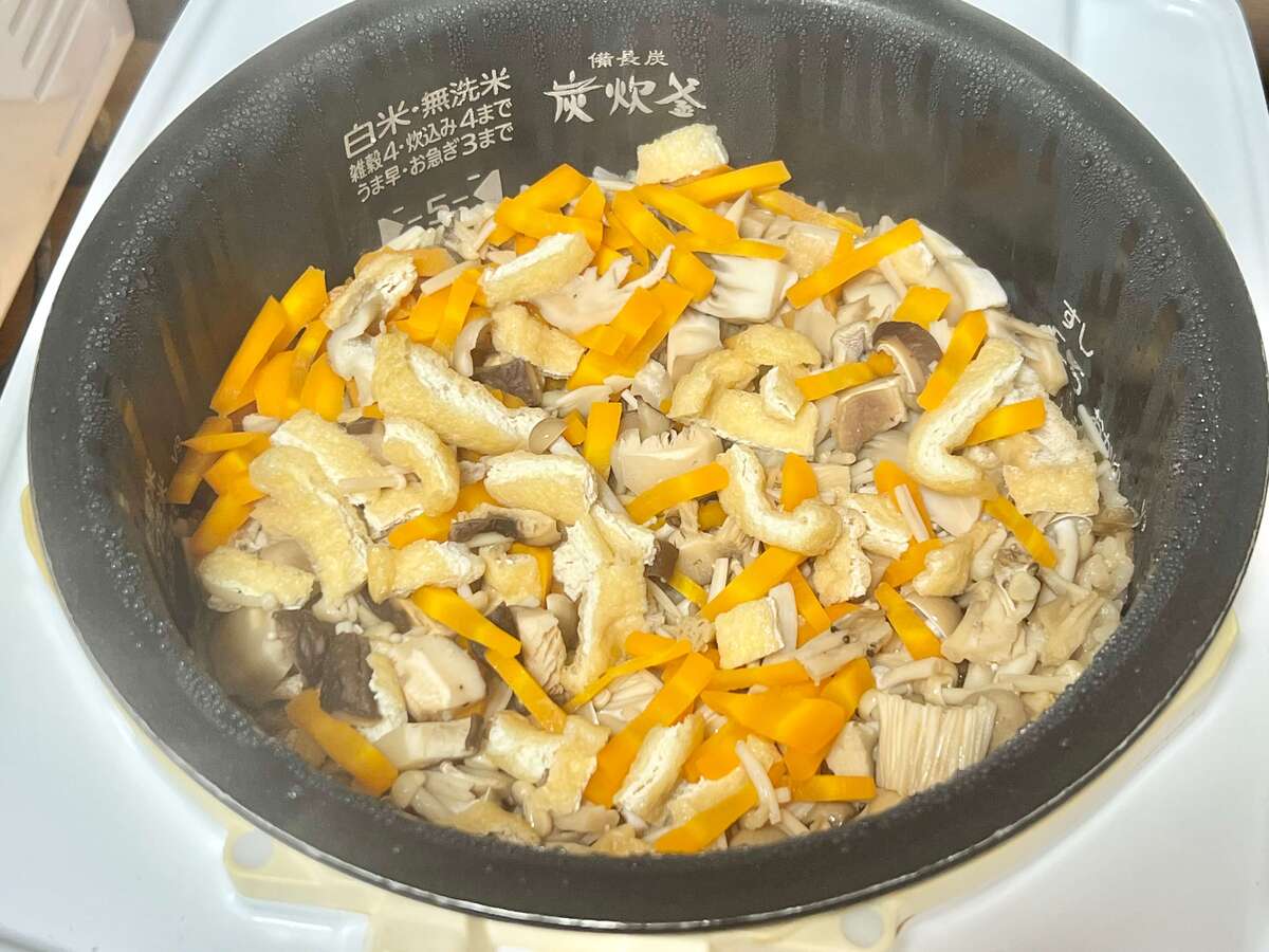 具だくさん炊き込みご飯