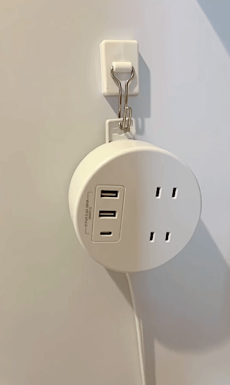 3COINS「丸型電源タップ」