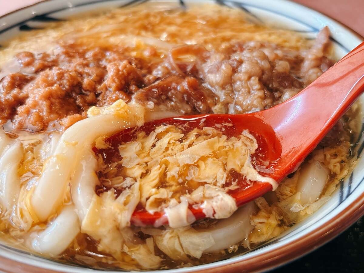 丸亀製麺「肉がさね玉子あんかけ 並(税込840円)」