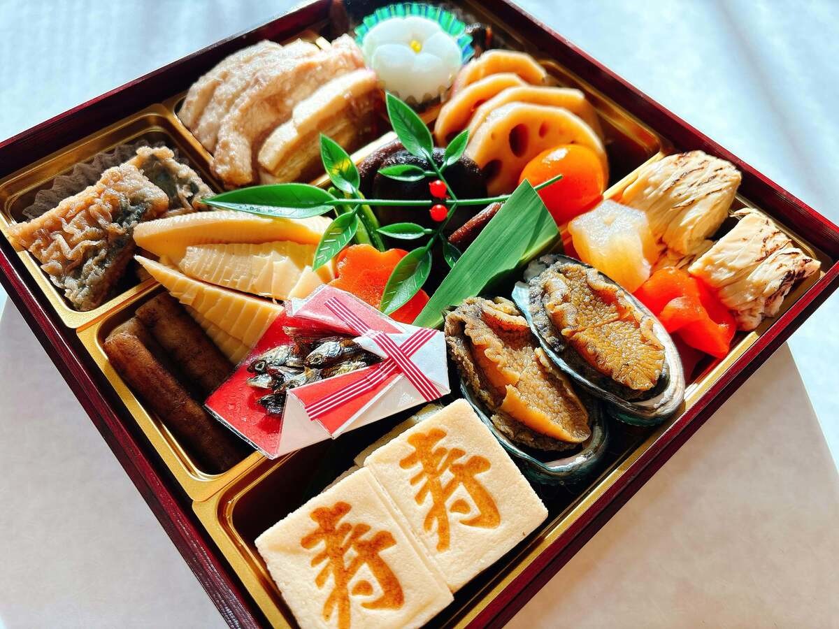 トップバリュ 和風三段重「愉」