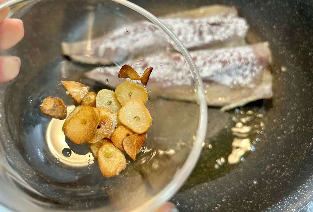 山本ゆりさん「塩サバとじゃがいものガーリック焼き」