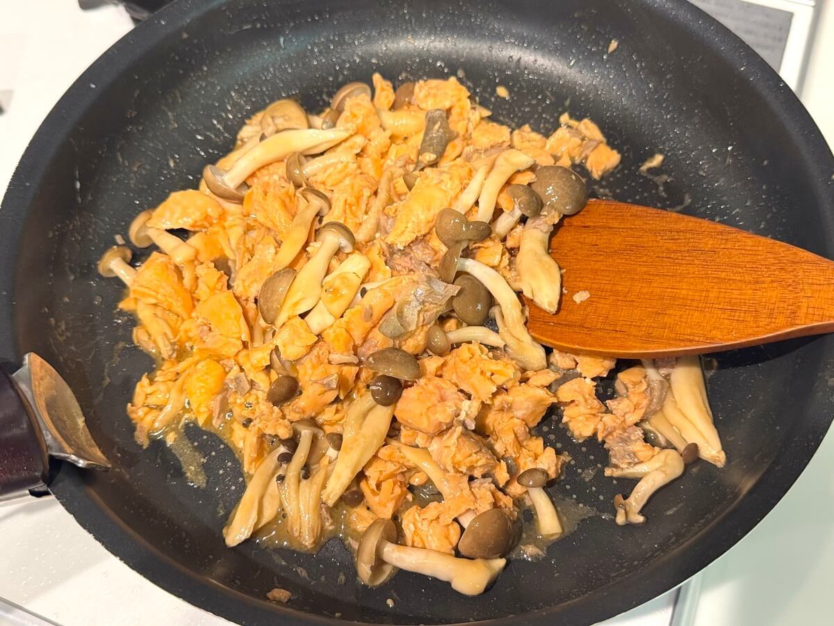 ウワサのお客さま「鮭ときのこの混ぜご飯」
