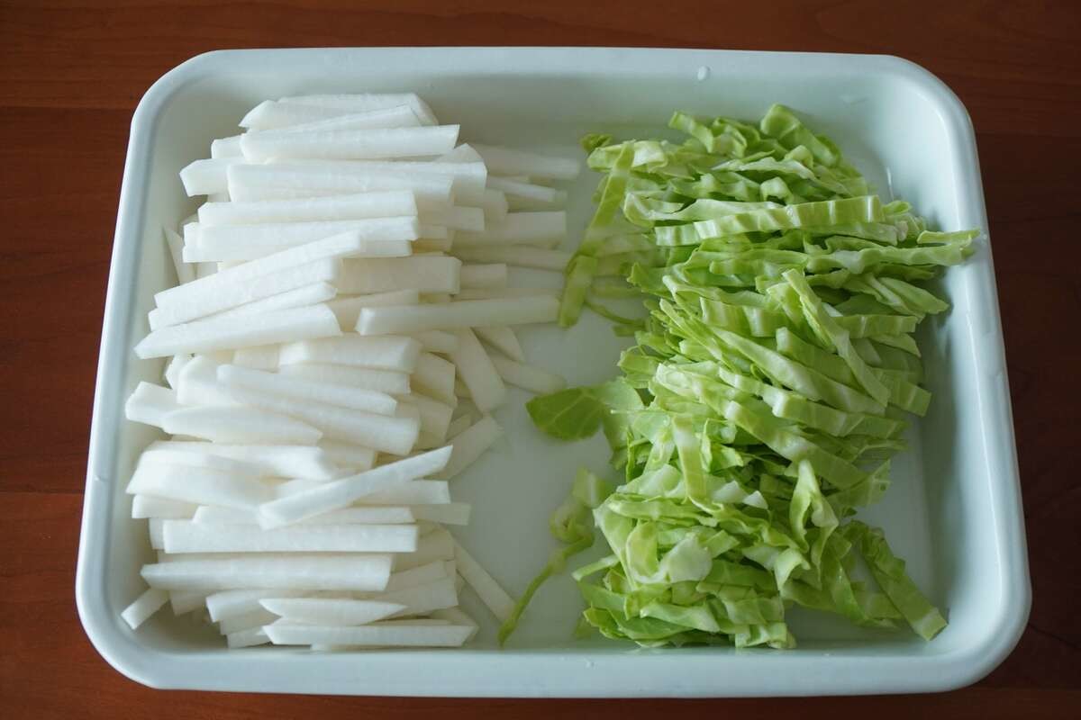 「大根とキャベツ・ホタテの水煮サラダ」