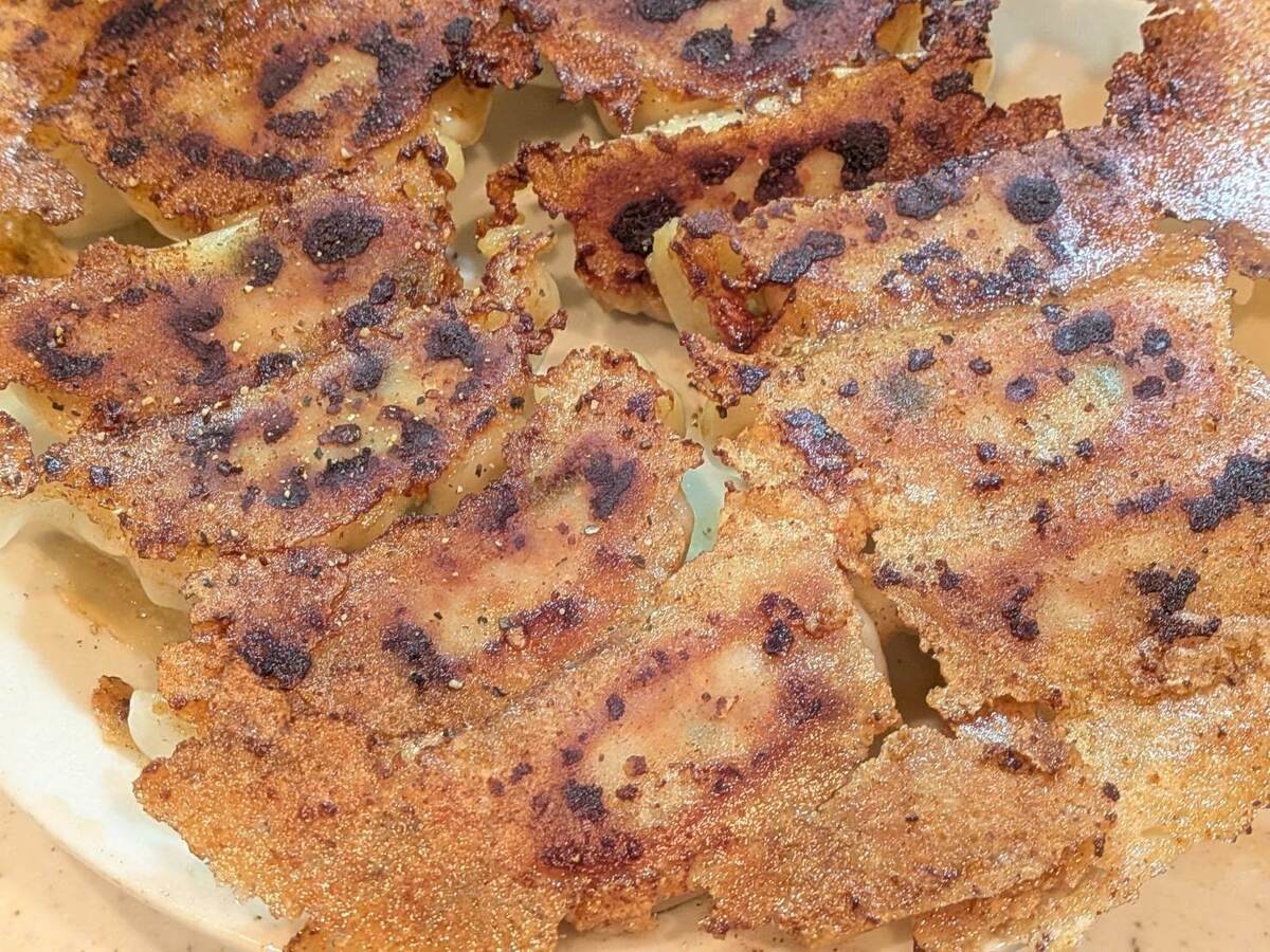 焦がしガリバタ醤油の焼き餃子
