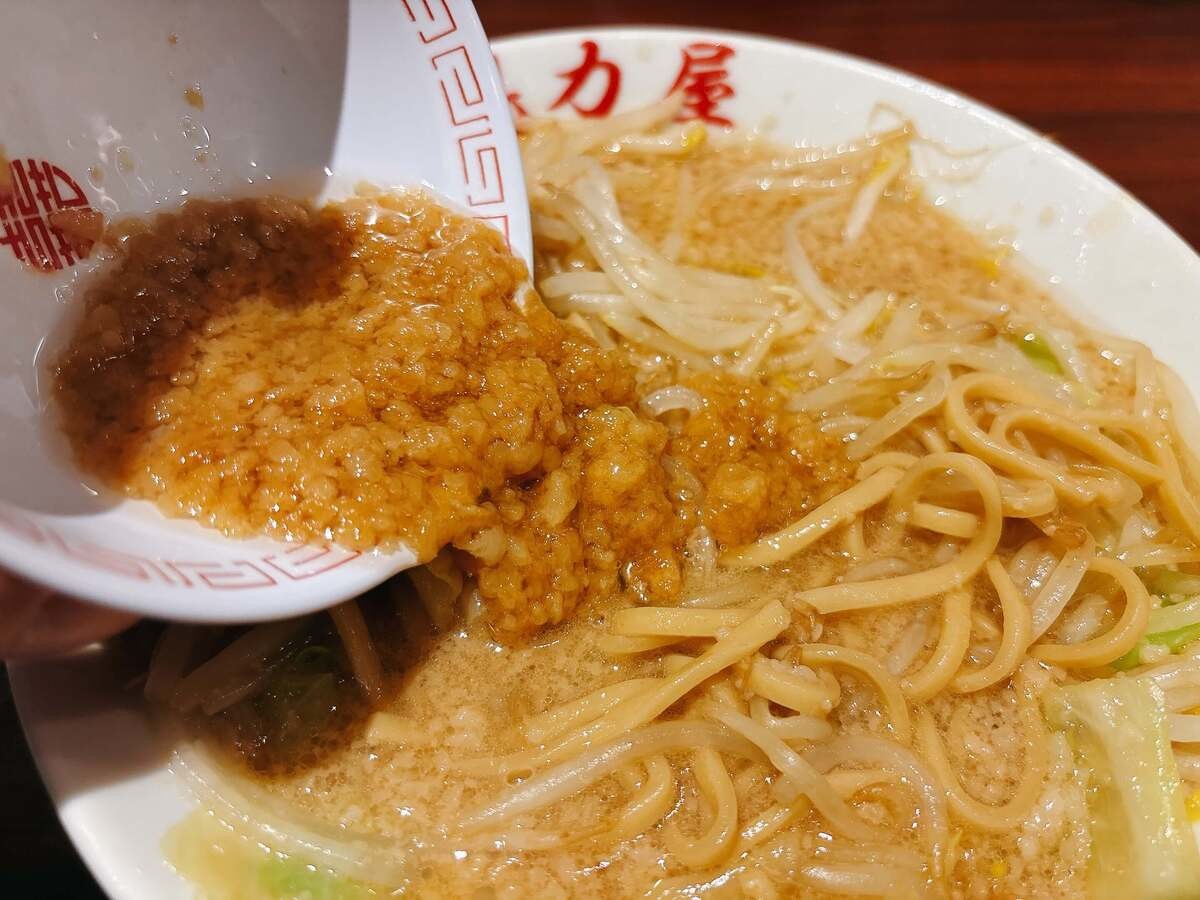 魁力屋「にんにく背脂醤油ラーメン」
