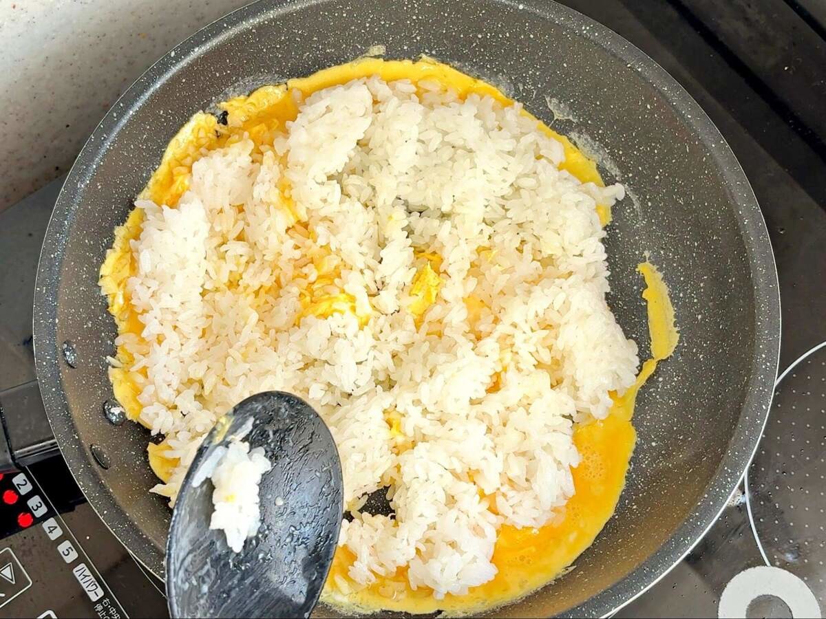 至高のぷりぷりエビチャーハン!!