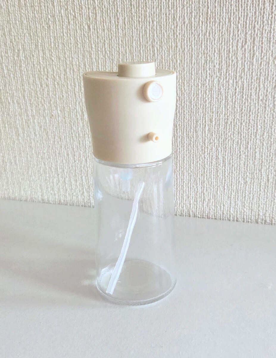 3COINSの「液体ミニスプレーボトル」