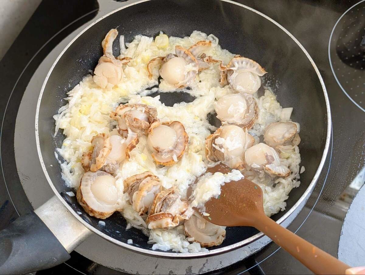 スナップエンドウとホタテのバター炒め