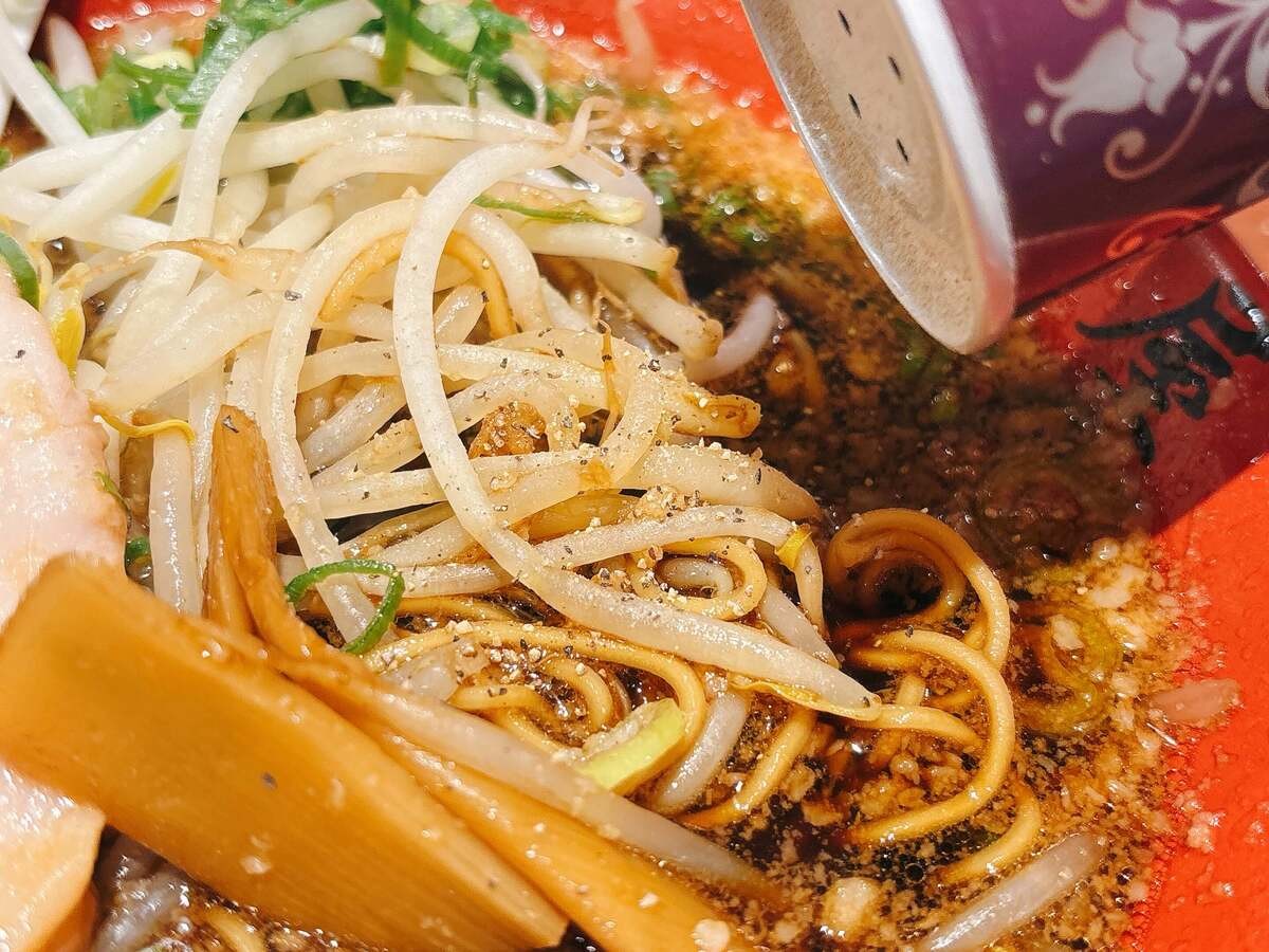 魁力屋「京都漆黒醤油ラーメン」